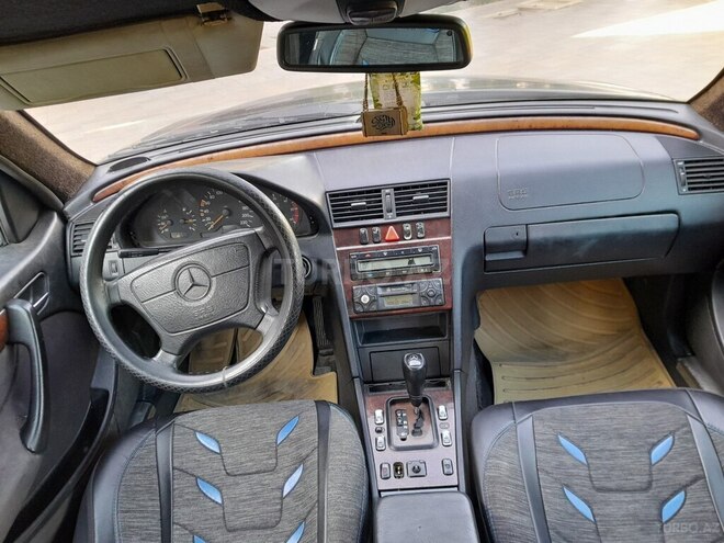 Mercedes C 220 1999, 303,580 km - 2.2 l - Bakı