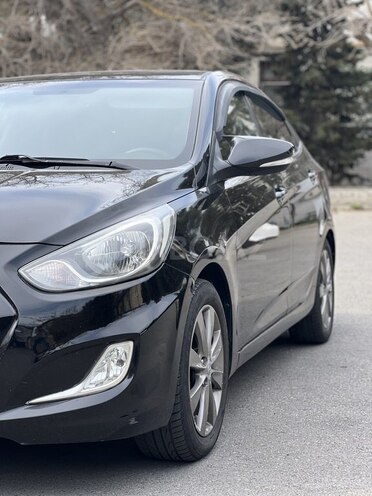 Hyundai Accent 2011, 180,000 km - 1.6 l - Bakı