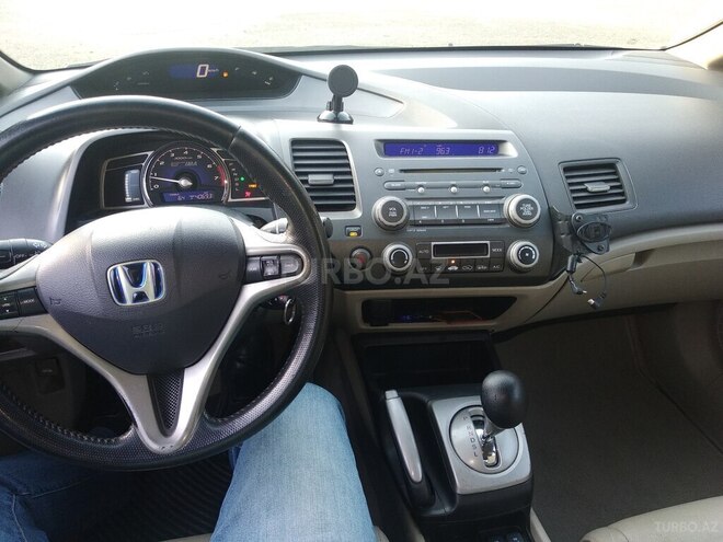 Honda Civic 2010, 398,500 km - 1.3 l - Naftalan