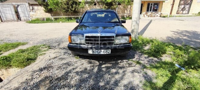 Mercedes 190 1992, 175,378 km - 2.0 l - Saatlı