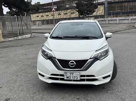 Nissan  2017