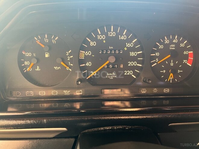 Mercedes E 200 1995, 273,151 km - 2.0 l - Bakı