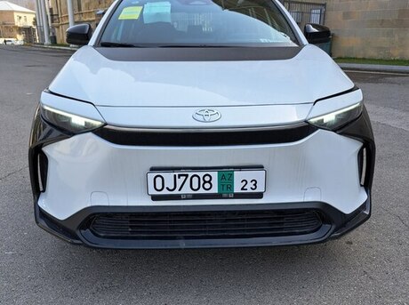 Toyota  2022