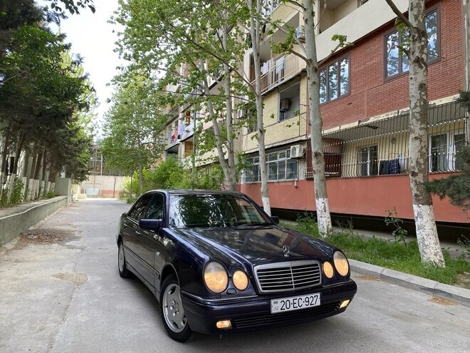 Mercedes E 220 1998, 254,000 km - 2.2 l - Bakı