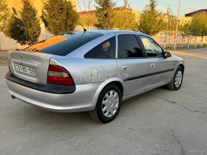 Opel Vectra 1997, 325,000 km - 2.0 l - Sumqayıt