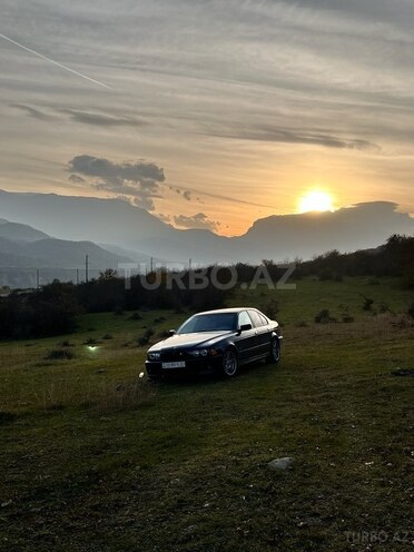 BMW 530 2000, 503,000 km - 3.0 l - Qusar