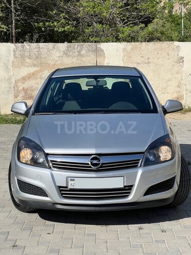 Opel Astra 2010, 155,000 km - 1.4 l - Bakı