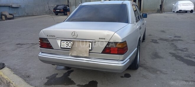 Mercedes E 200 1993, 345,543 km - 2.0 l - Bakı