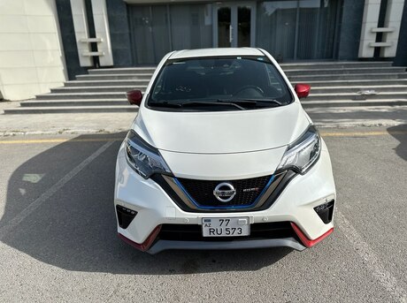 Nissan  2017