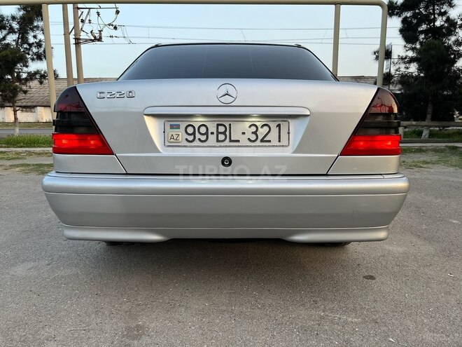 Mercedes C 220 1998, 454,000 km - 2.2 l - 