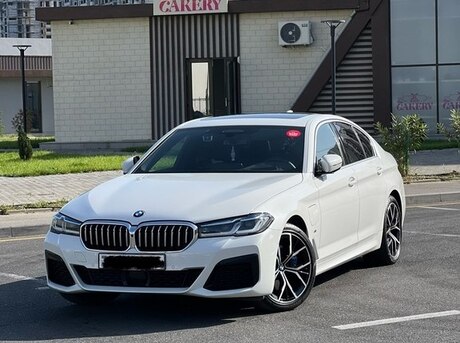BMW  2021