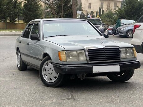 Mercedes E 230 1986