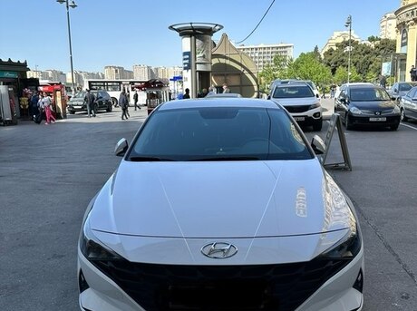 Hyundai Elantra 2021