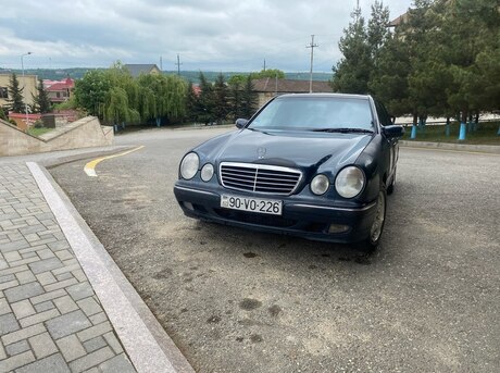 Mercedes E 270 2000