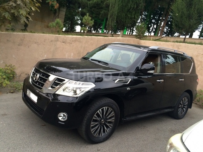 Nissan Patrol 2014, 32,000 km - 5.6 l - Bakı