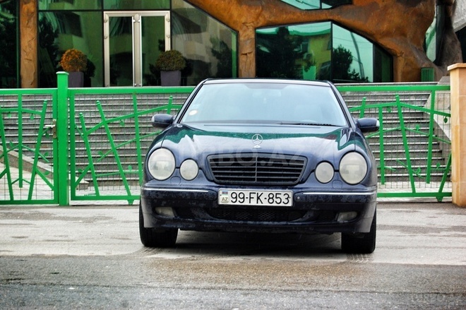 Mercedes E 240 2001, 265,000 km - 2.4 l - Bakı