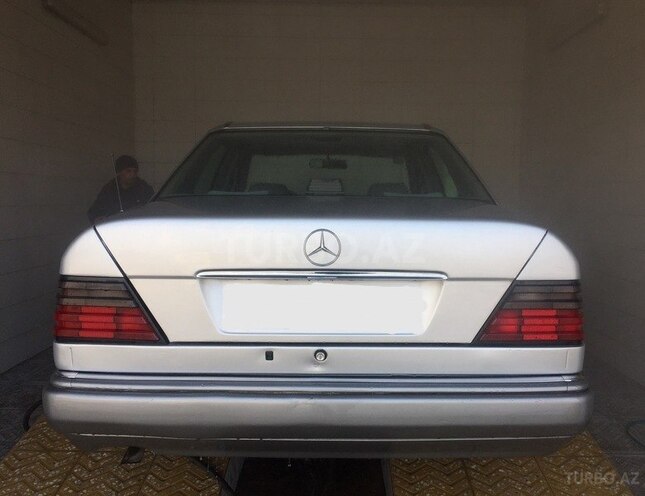 Mercedes E 200 1994, 520,124 km - 2.0 l - Bakı