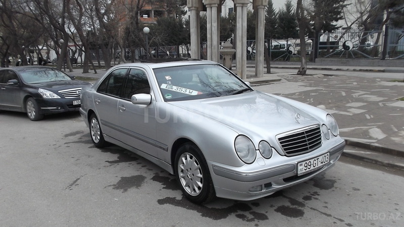 Mercedes E 240 2001, 138,000 km - 2.6 l - Bakı