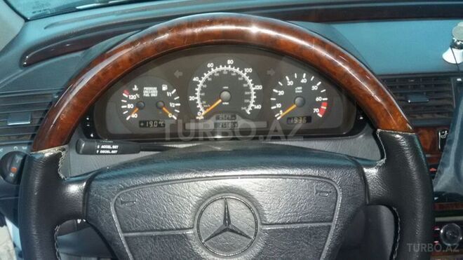 Mercedes C 230 1997, 256,000 km - 2.3 l - Bakı