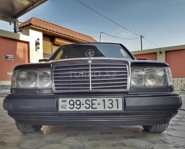 Mercedes E 200 1993, 300,000 km - 2.0 l - Bakı