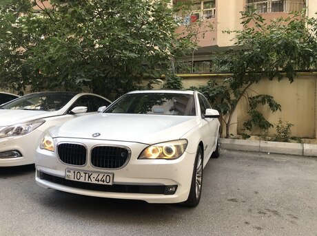BMW 750 2008