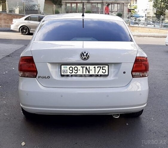 Volkswagen Polo 2014, 105,600 km - 1.6 l - Bakı