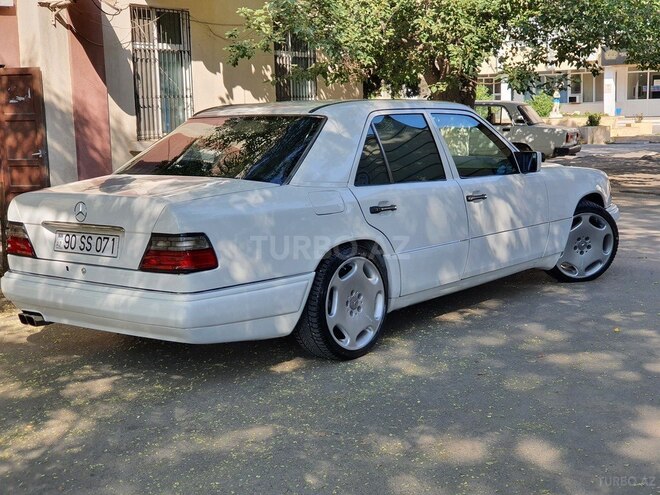 Mercedes E 220 1993, 296,322 km - 2.2 l - Bakı