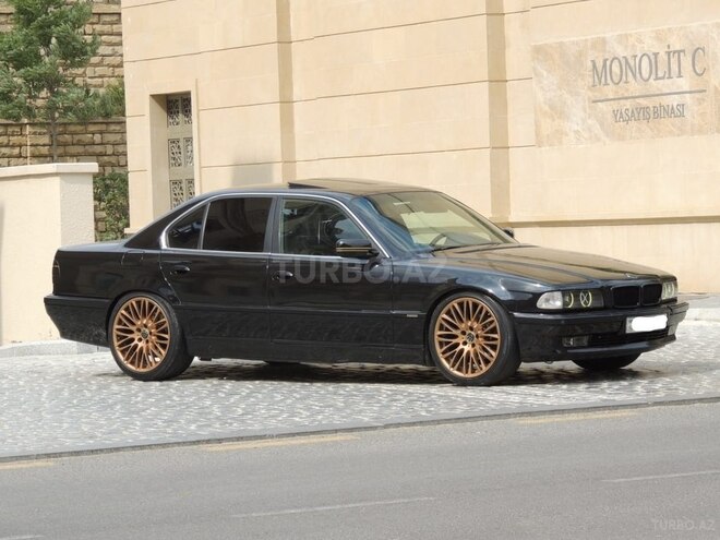 BMW 735 1996, 366,000 km - 3.5 l - Bakı