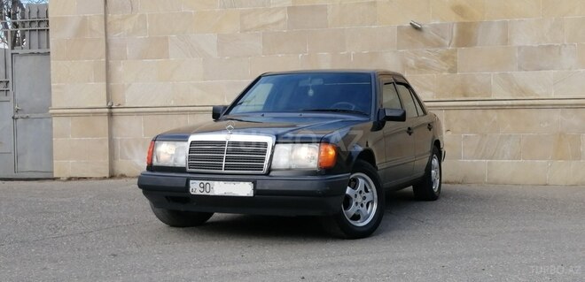 Mercedes E 200 1990, 345,000 km - 2.0 l - Bakı