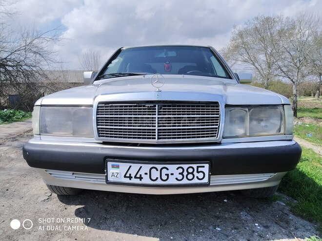 Mercedes 190 1992, 25,000 km - 2.0 l - Salyan
