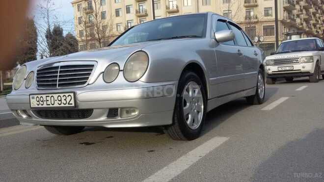Mercedes E 220 2001, 317,133 km - 2.2 l - Bakı