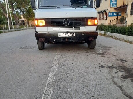 Mercedes 508 1992