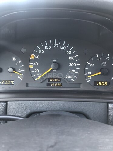 Mercedes E 200 1998, 191,000 km - 2.0 l - Bakı