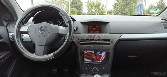 Opel Astra 2005, 160,000 km - 1.4 l - Bakı