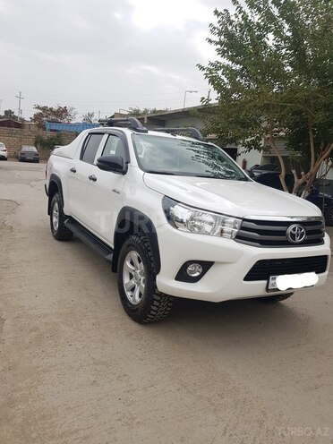 Toyota Hilux 2019, 68,564 km - 2.4 l - Bakı