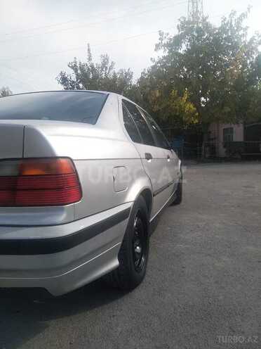 BMW 318 1995, 447,550 km - 1.8 l - Qax
