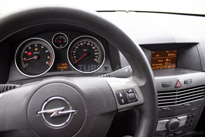 Opel Astra 2005, 176,000 km - 1.4 l - Bakı