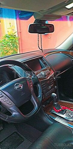 Nissan Patrol 2010, 302,000 km - 5.6 l - Bakı