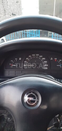 Opel Vectra 1993, 475,660 km - 1.7 l - Xudat