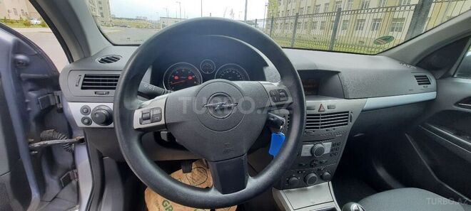 Opel Astra 2005, 158,000 km - 1.4 l - Bakı