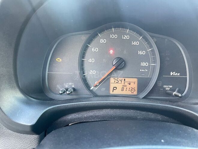 Toyota Vitz 2011, 81,000 km - 1.3 l - Bakı