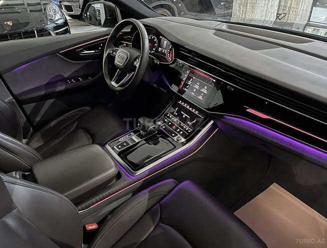 Audi Q8 2018, 60,800 km - 3.0 l - Bakı