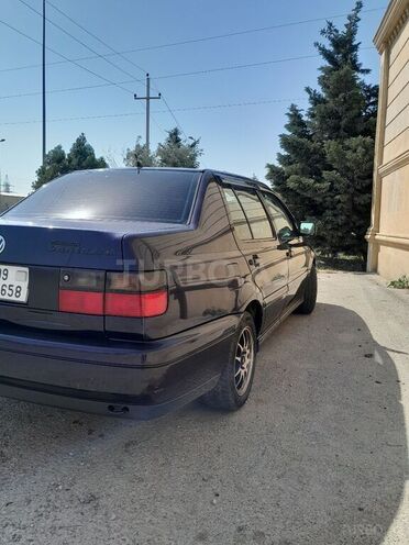 Volkswagen Vento 1996, 280,000 km - 2.0 l - Bakı