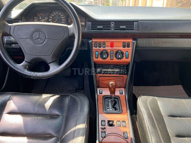 Mercedes E 420 1994, 285,000 km - 4.2 l - Gəncə