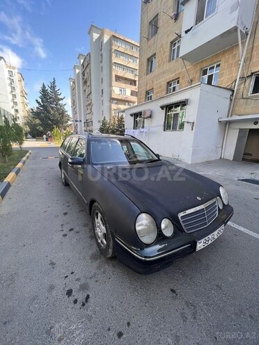 Mercedes E 270 1999, 206,000 km - 2.7 l - Bakı