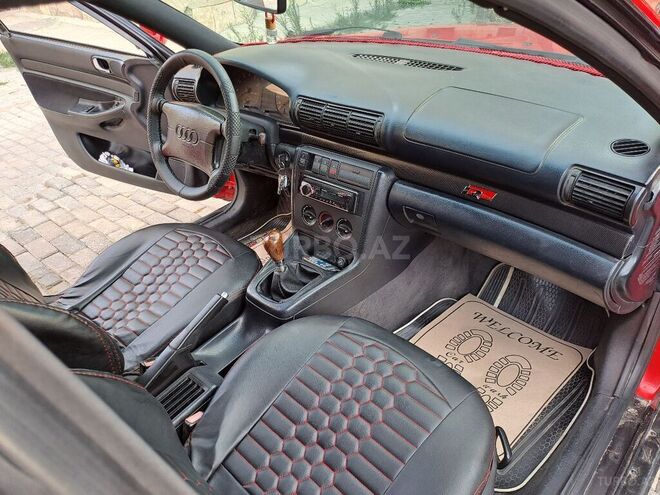 Audi A4 1995, 195,000 km - 1.6 l - Bakı