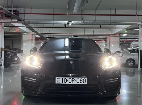 Porsche Panamera GTS 2013