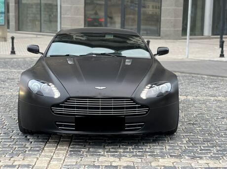 Aston Martin  2008