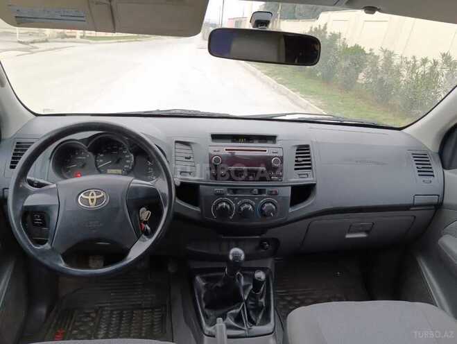 Toyota Hilux 2013, 215,000 km - 2.5 l - Bakı