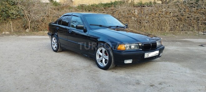 BMW 318 1995, 396,523 km - 1.8 l - Sumqayıt